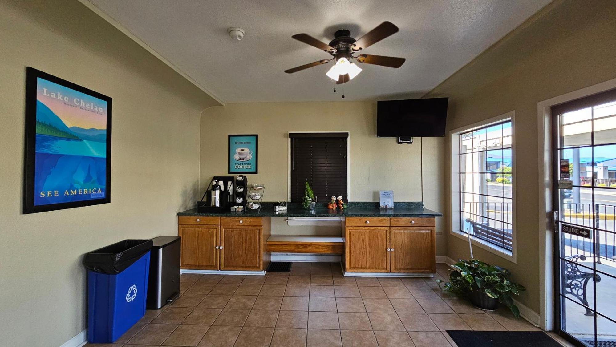 Travelodge By Wyndham Wenatchee Esterno foto